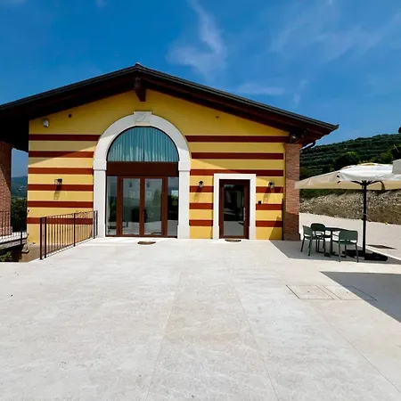 Bioagriturismo Falezze Di Luca Anselmi Farm stay *